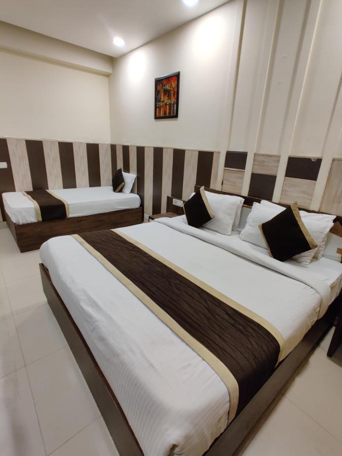 Hotel Raj Darbar - 10 Meter From Golden Temple Amritsar Exterior foto
