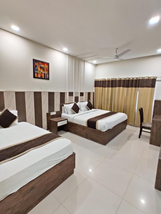 Hotel Raj Darbar - 10 Meter From Golden Temple Amritsar Exterior foto