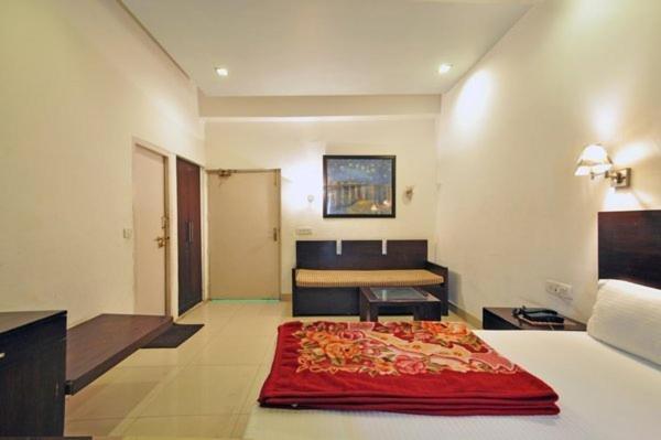 Hotel Raj Darbar - 10 Meter From Golden Temple Amritsar Exterior foto